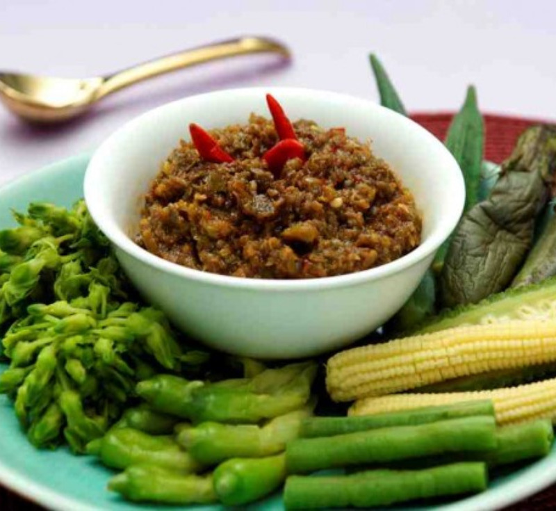 Nam Prik Ma-Kham (Chili Sauce with Tamarind)