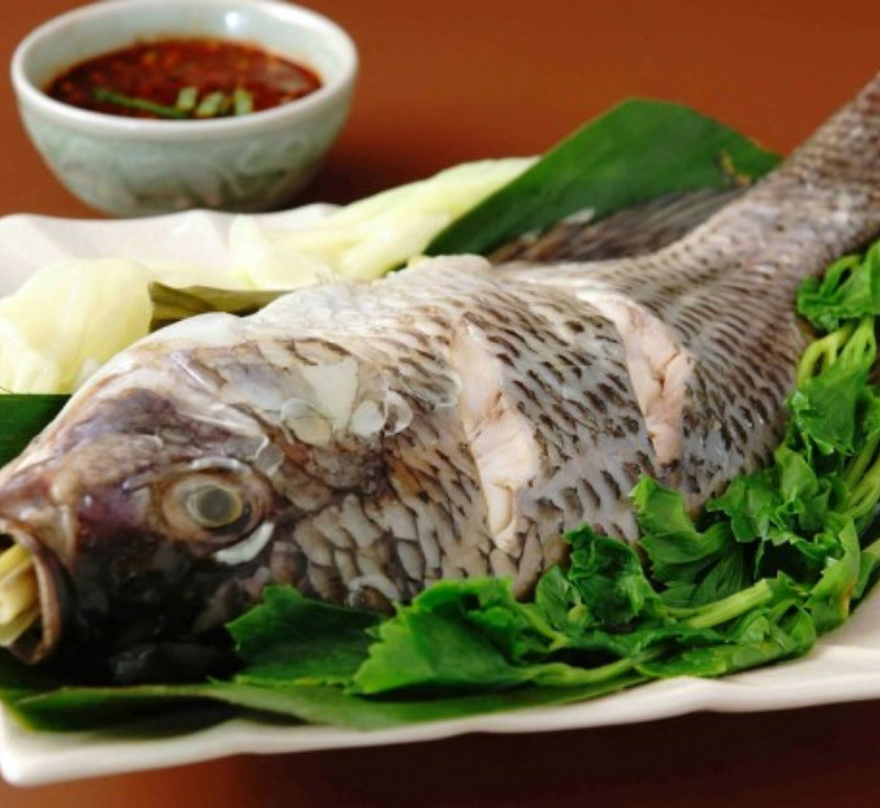 Pla Nung Jim Jao (Steamed fish and Jao Bong)