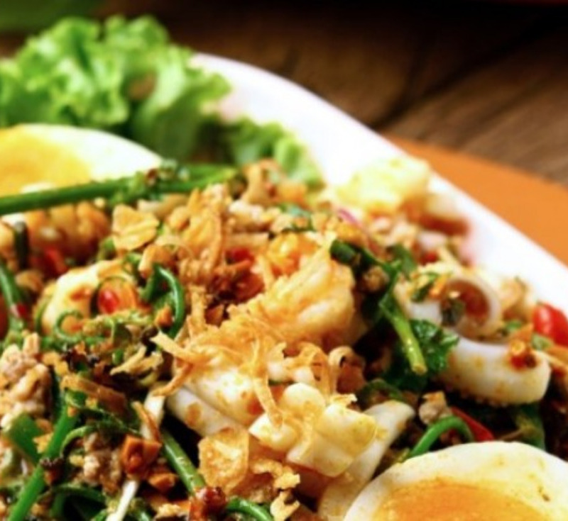 Yum Phak Kood (Vegetable Fern Salad)
