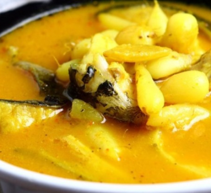 Gaeng Pla-Kod Mun Kee nu (Sour Curry with Skinned Catfish and Kee nu Yam)
