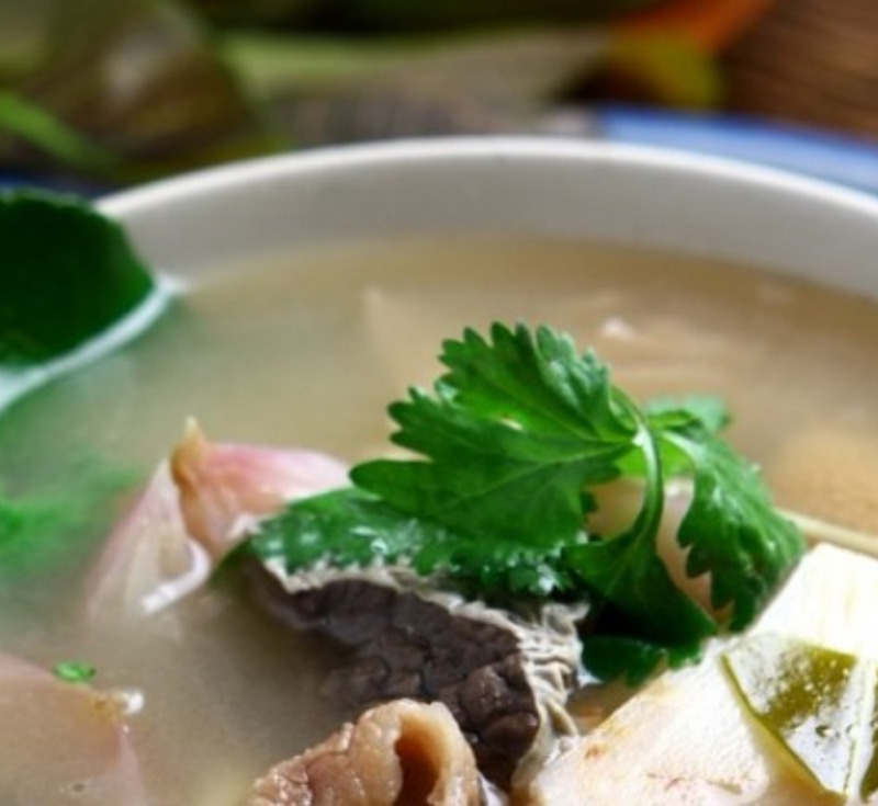 Tom Phung Woua (Beef Offal Soup)